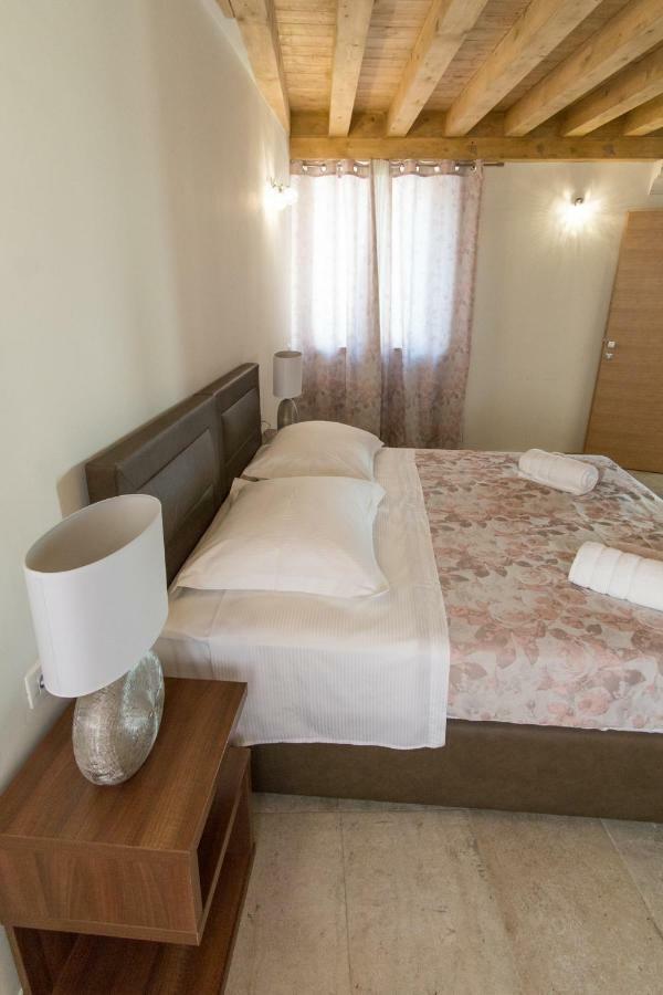 Jr Luxury Guesthouse2 สปลิท ภายนอก รูปภาพ