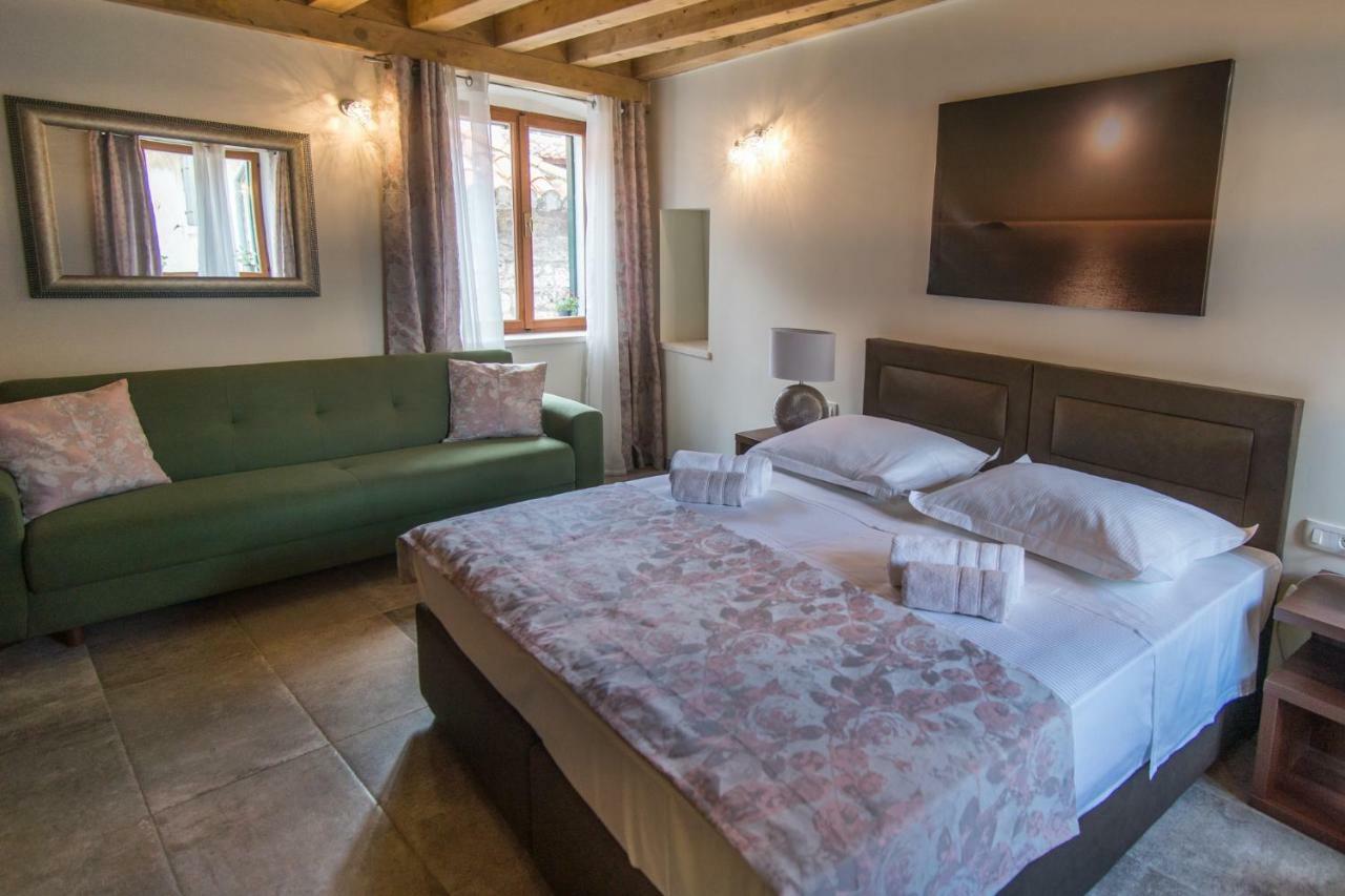 Jr Luxury Guesthouse2 สปลิท ภายนอก รูปภาพ